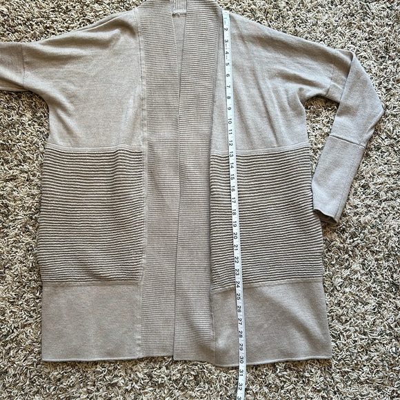 Lululemon Sit in Lotus Wrap - Picture 13 of 15